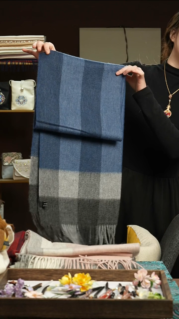 刺绣湘传礼纯羊毛围巾