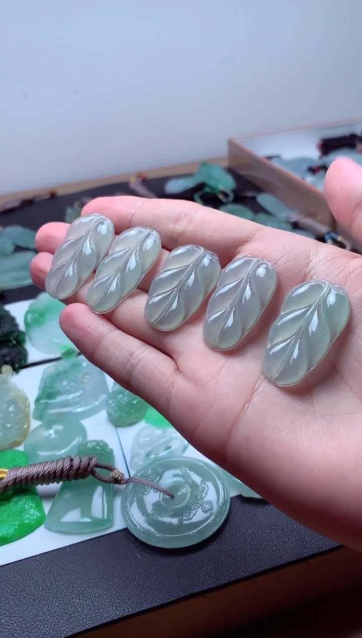 【闪购商品】翡翠颈饰未镶嵌多样性发其一天然翡翠