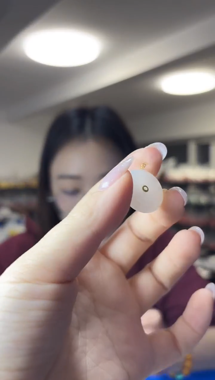 颈饰18K金镶嵌和田玉（多样性发一件）