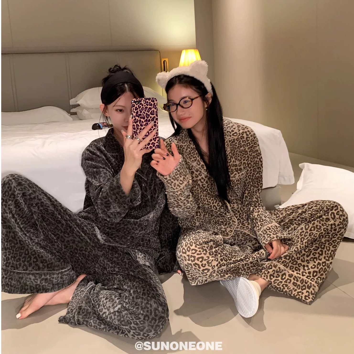 德绒豹纹睡衣女秋冬季新款翻领长袖长裤保暖大码情侣家居服两件套