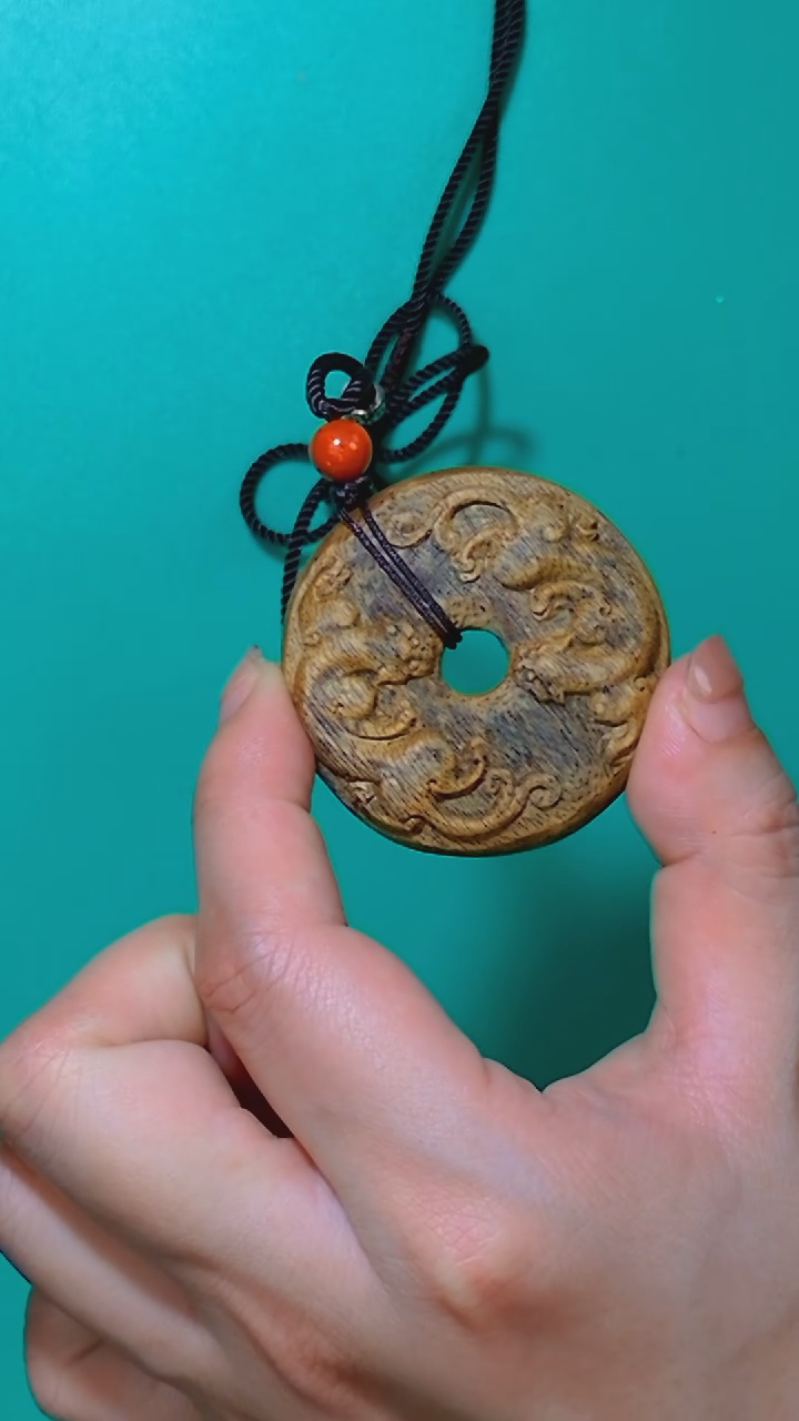 【闪购商品】沉香吊坠芽庄白棋楠沉水级雕刻雕刻平安扣3071