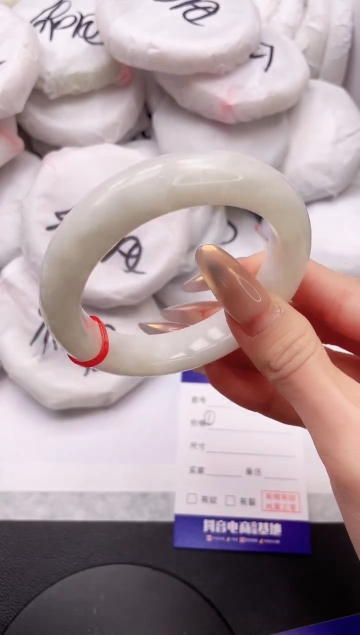 【闪购商品】和田玉手镯未镶嵌16K354-56