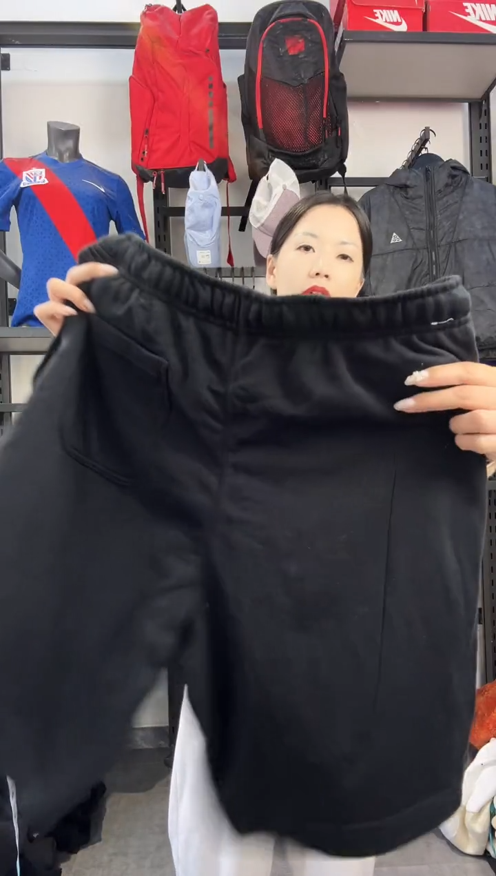 355编码 瑕疵款直播间过款为准 尺码XL    身高