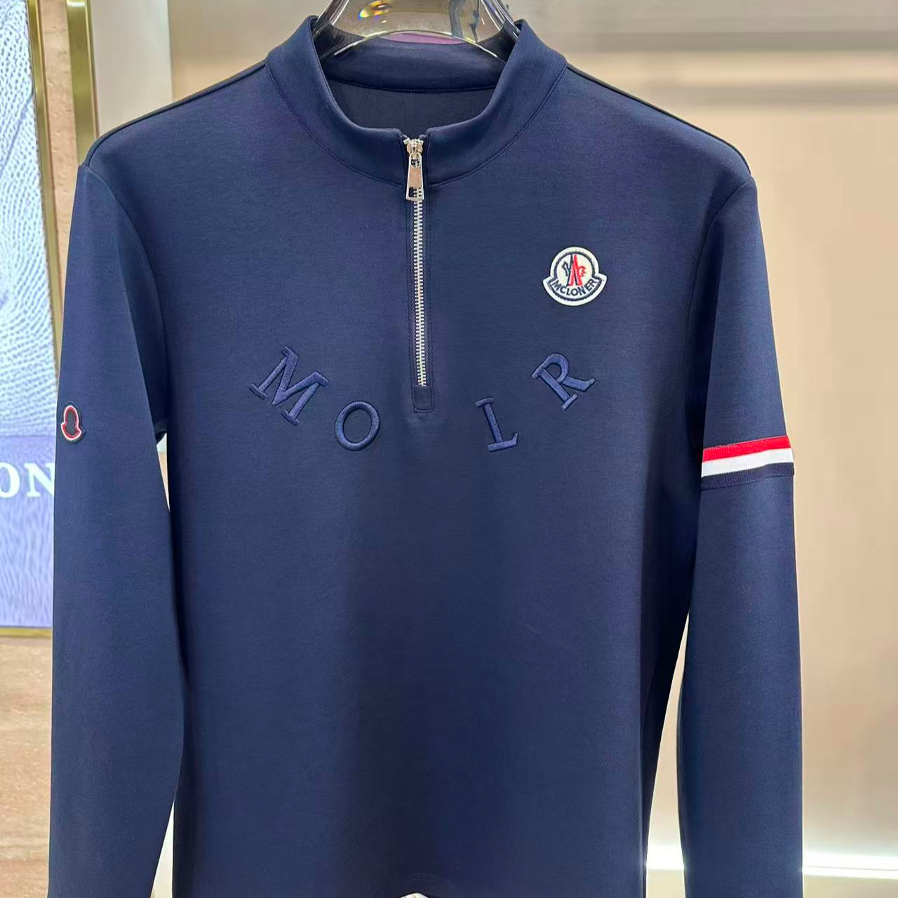 OUKE-8885-2025秋季新款修身圆领长袖T恤明星私服男女同款