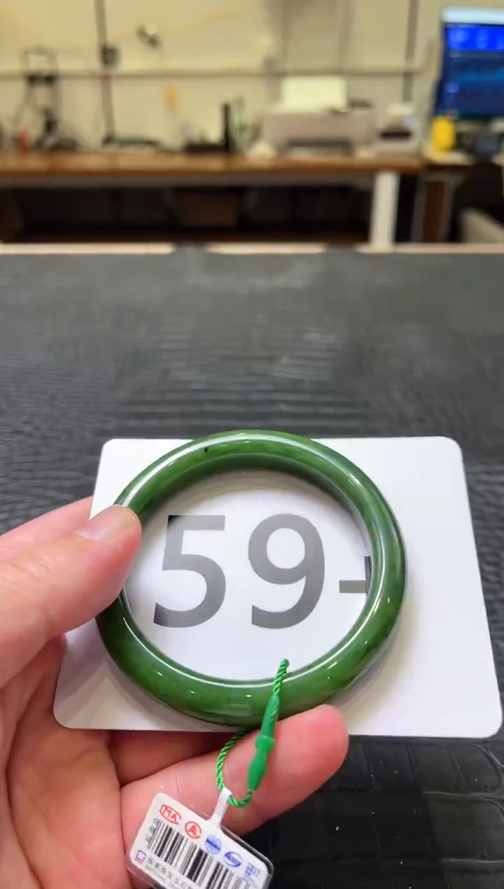 【闪购商品】和田玉碧玉手镯59.6未镶嵌一个