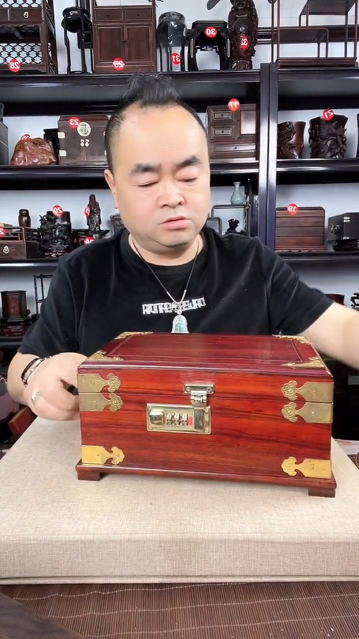 【闪购商品】木604瑕疵老李红木工艺品