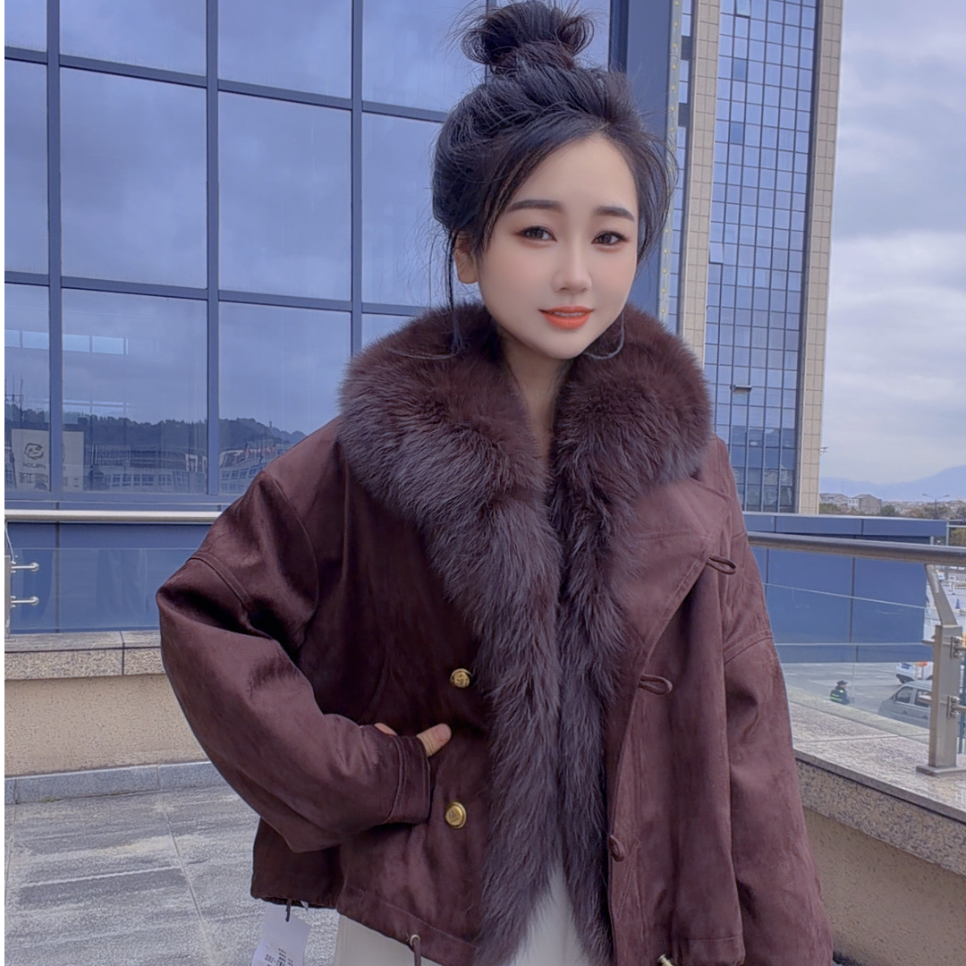 丹丹精选--102新款大毛领装饰单排扣抽绳下摆羽绒外套