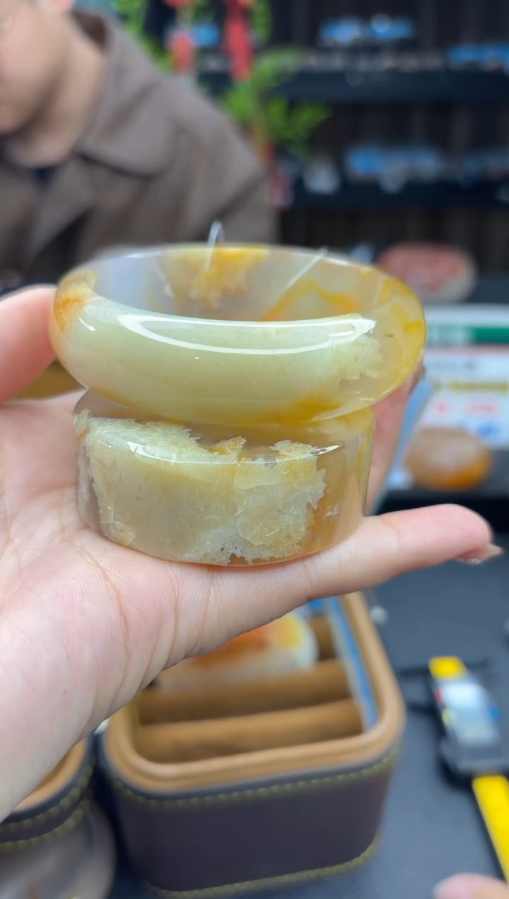 【闪购商品】石英质玉手镯未镶嵌633（59圈赠送镯心）