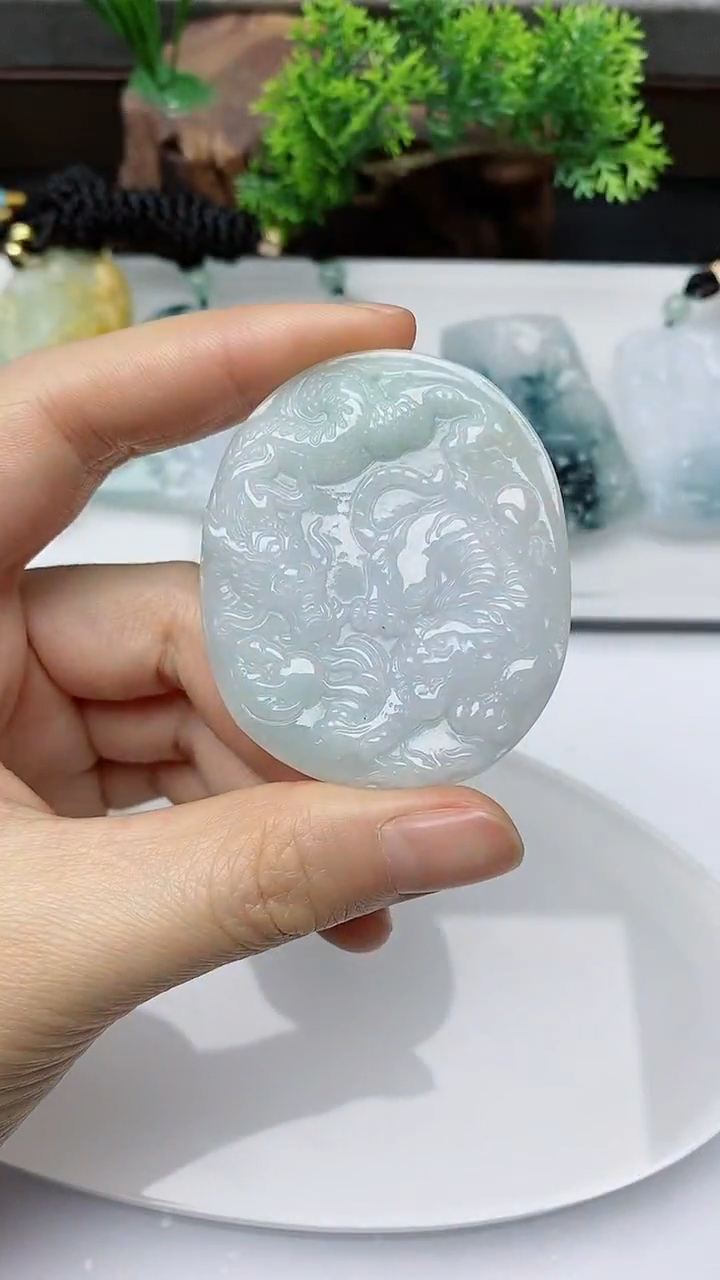 【闪购商品】翡翠颈饰未镶嵌        