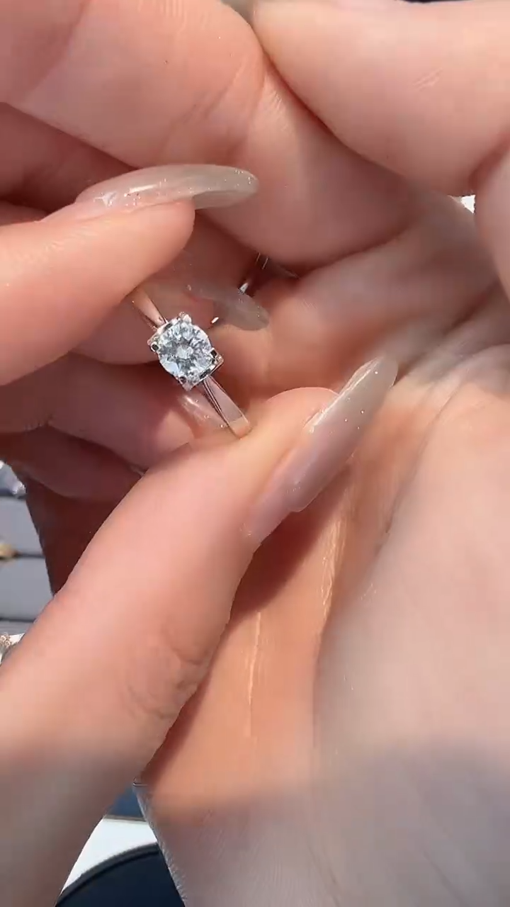 【闪购商品】钻石戒指/指环18K金镶嵌多样性发一