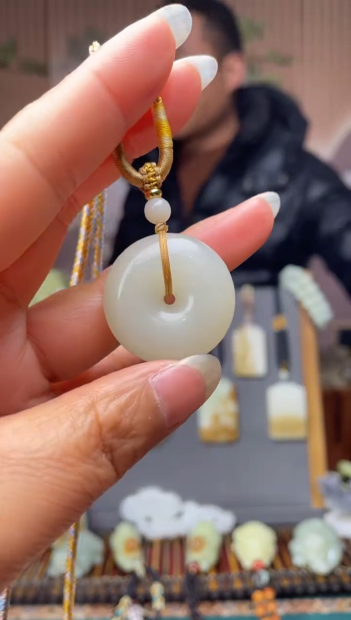 颈饰未镶嵌和田玉拍一发一