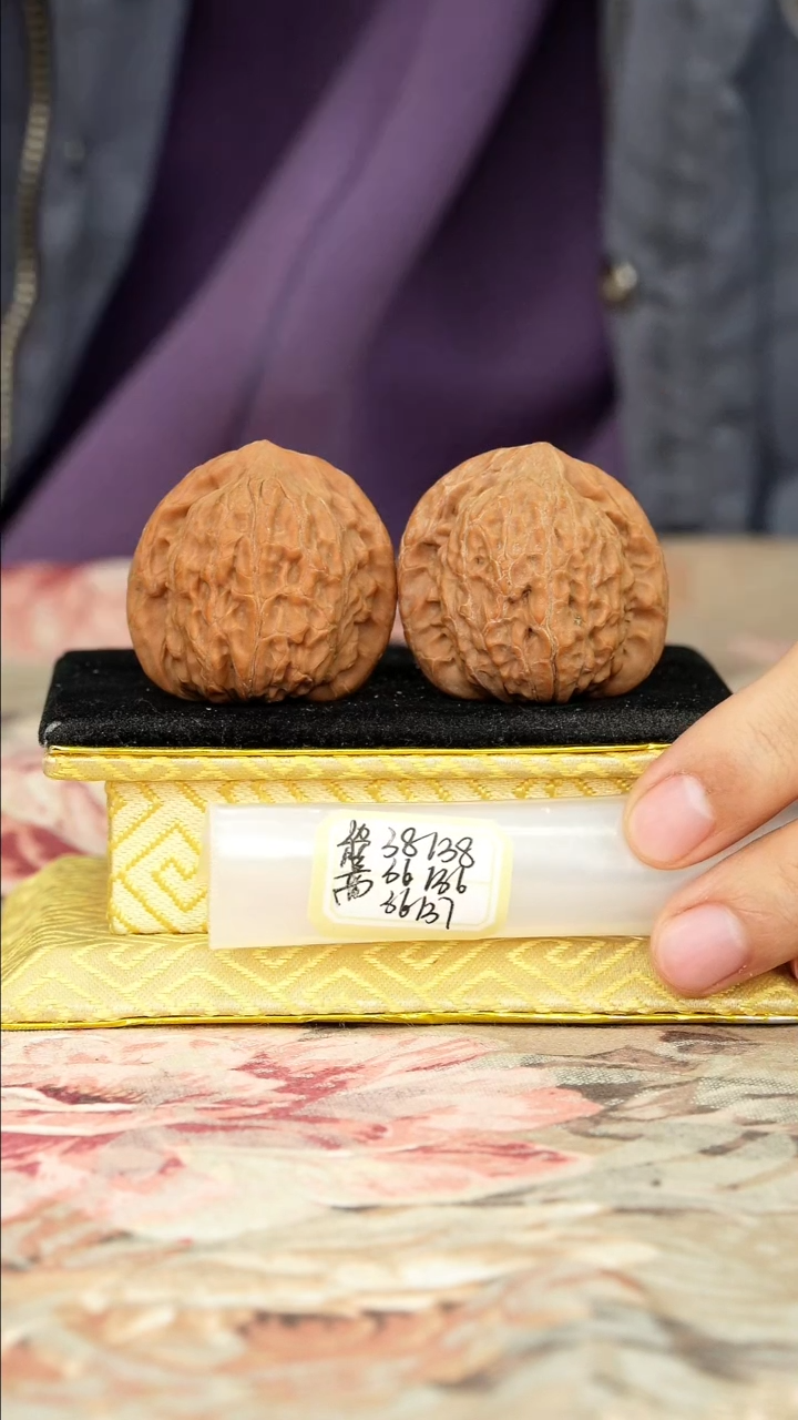 【闪购商品】文玩核桃把件非嫁接将军帽