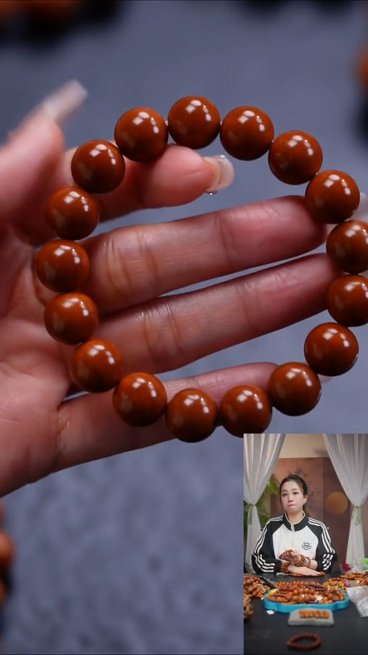 手串橄榄核事**违橄榄核