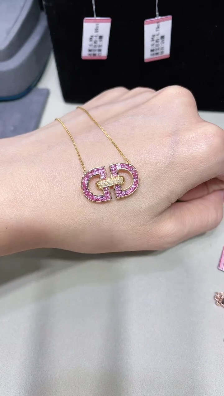 18K金镶嵌彩色蓝宝石项链