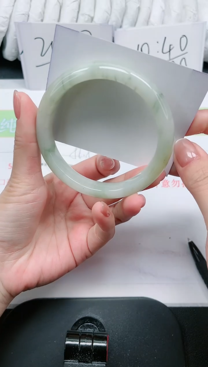 【闪购商品】石英质玉手镯未镶嵌31