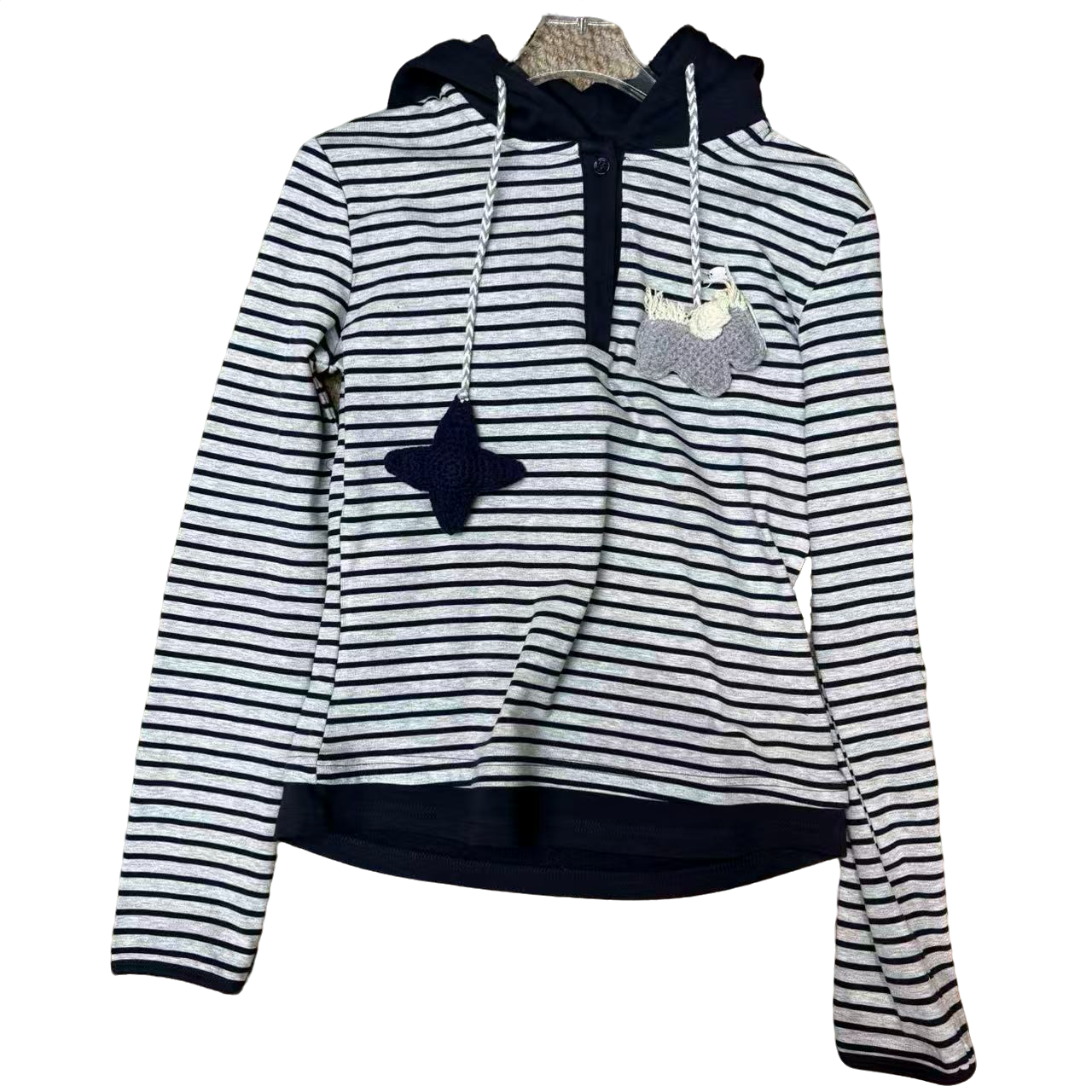 深圳南油秋冬ZZ条纹戴帽宽松型百搭黑白圆领连帽秋季条纹