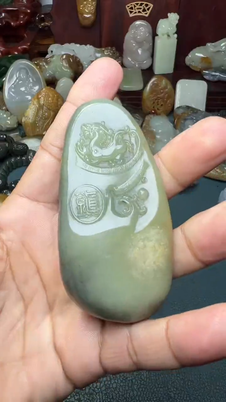 未镶嵌和田玉把件-