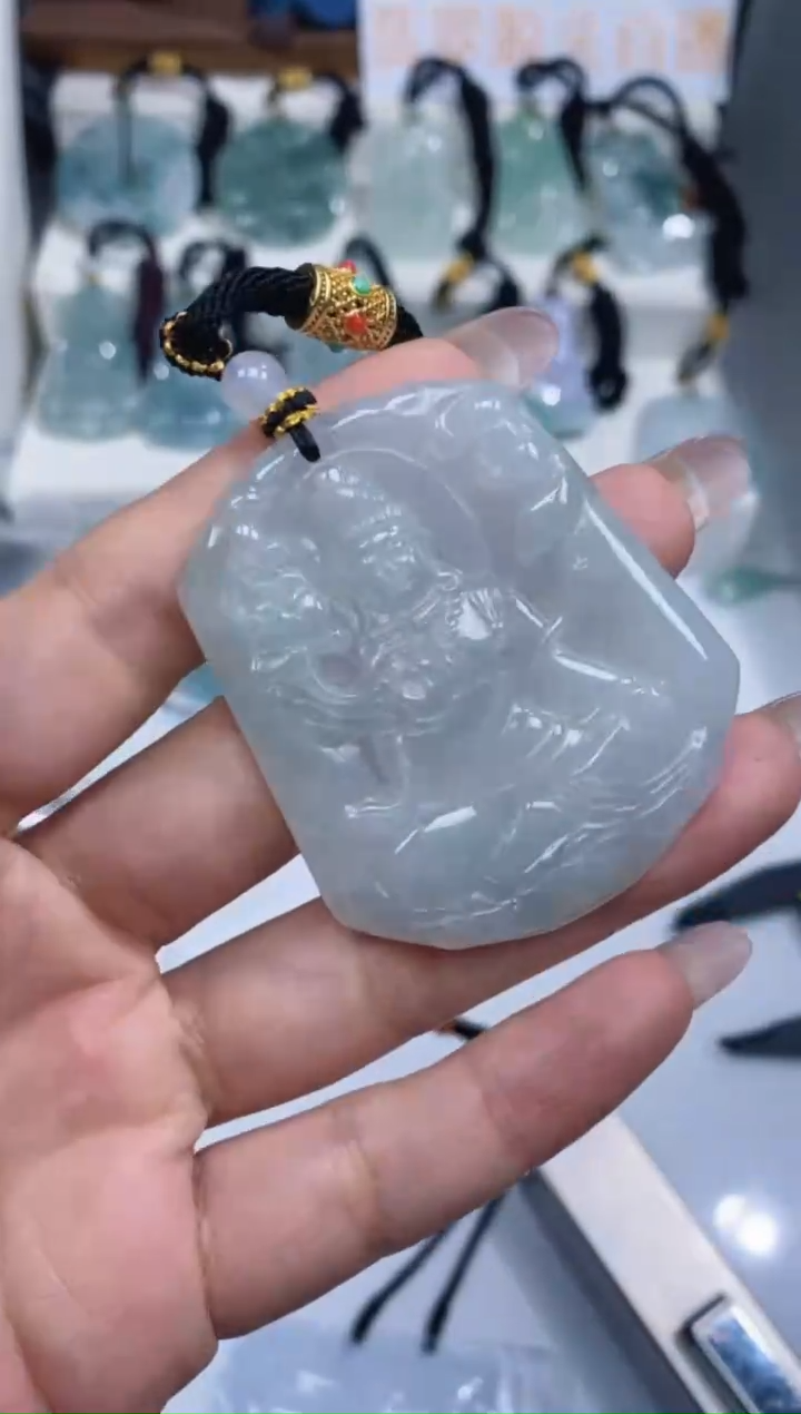 颈饰未镶嵌翡翠吊坠