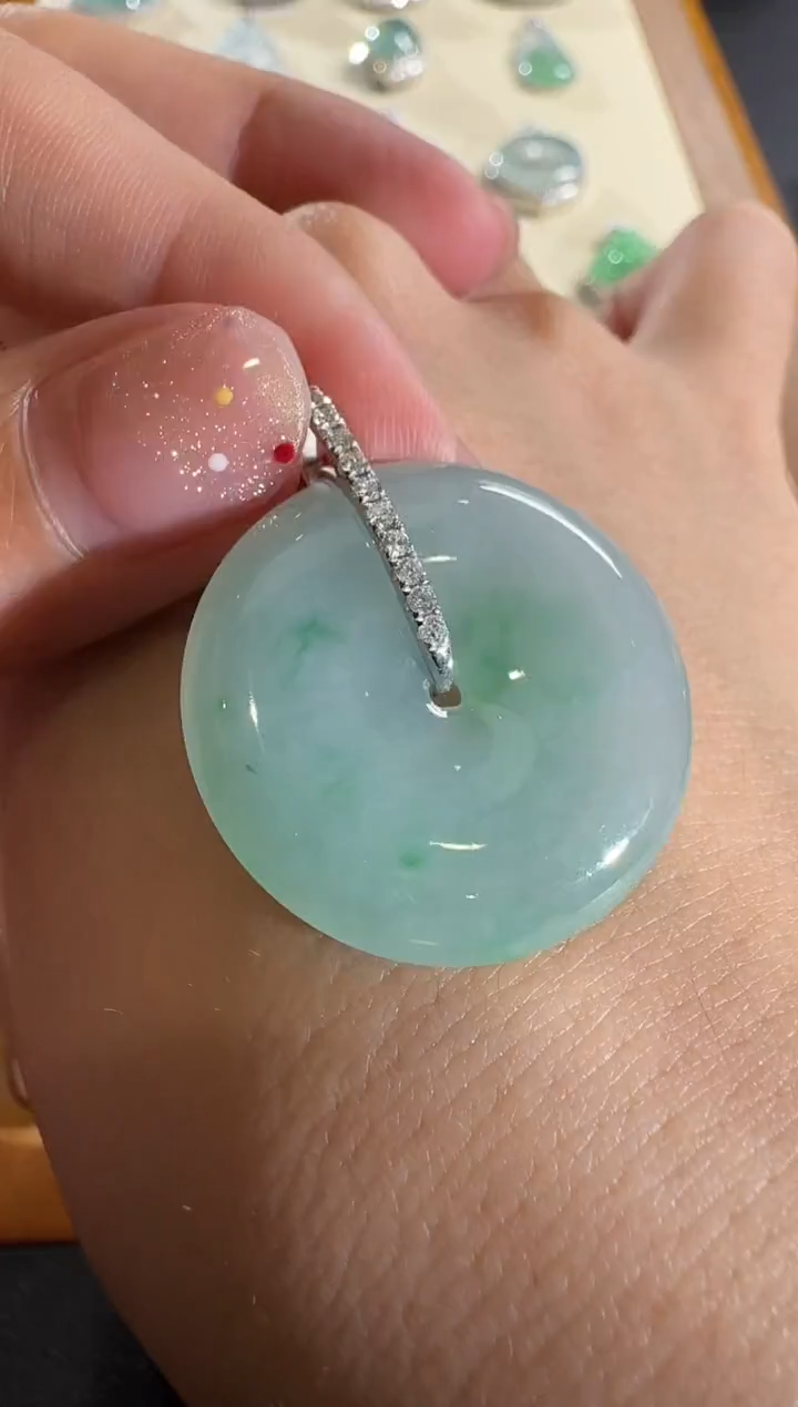 【闪购商品】翡翠吊坠(不含链)18K金镶嵌【源头工厂】钻石镶嵌