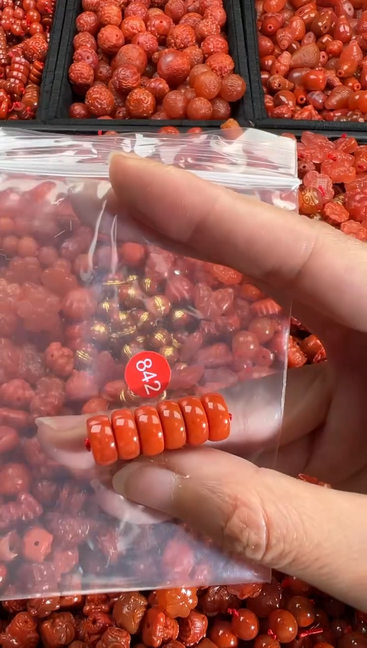 【闪购商品】南红玛瑙颈饰未镶嵌1