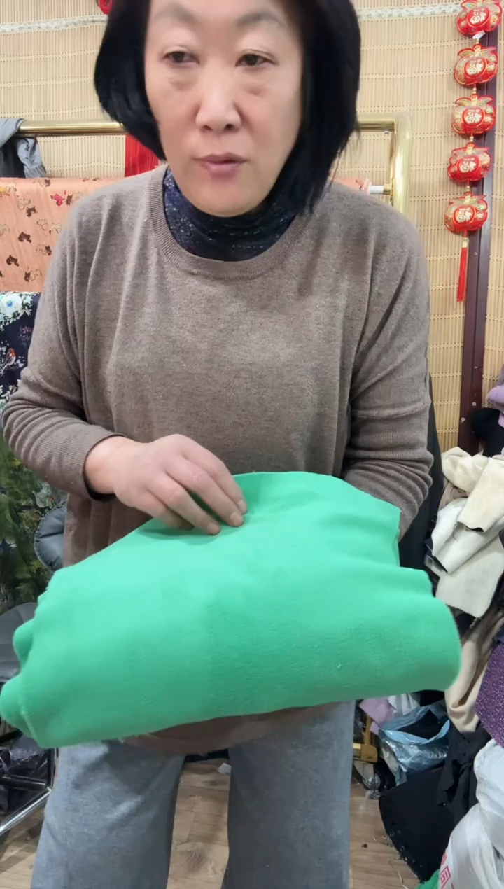 中码奥粒绒绿色男女款同款4片裤裁片中码一条 脏残无售后