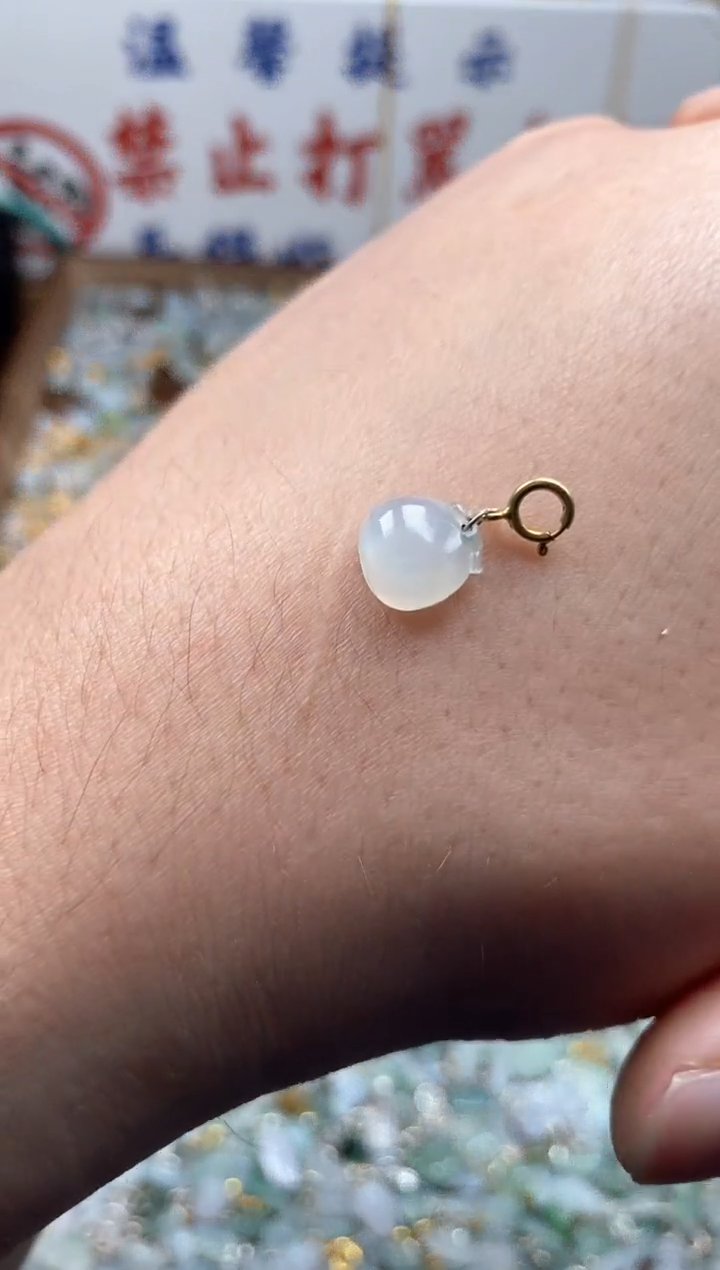 【闪购商品】翡翠颈饰未镶嵌哥哥