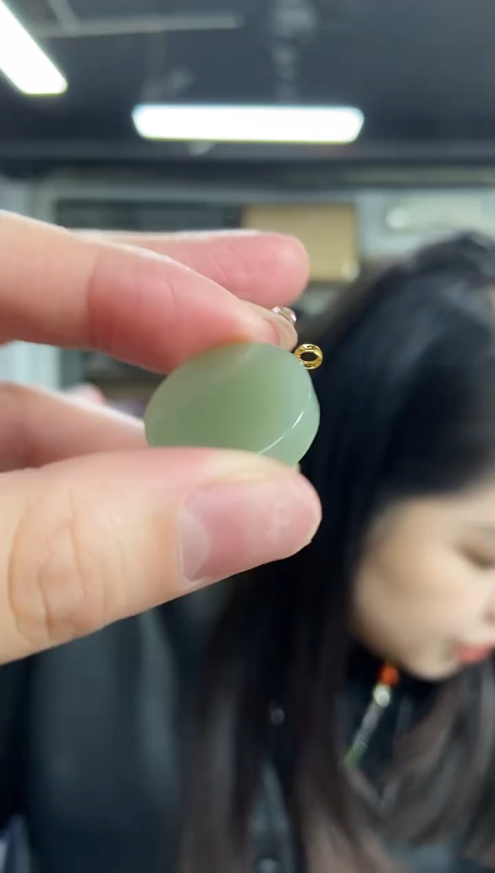【闪购商品】和田玉（糖玉）吊坠18K金镶嵌多样性发其一颜色微差