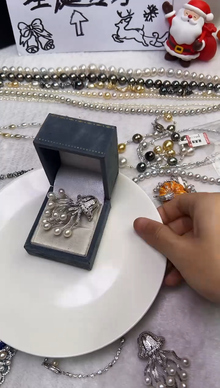 未镶嵌胸饰淡水珍珠珍珠