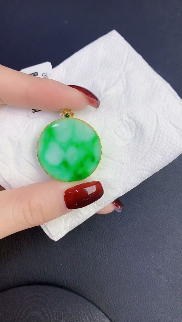 颈饰18K金镶嵌翡翠缅甸天然翡翠a货