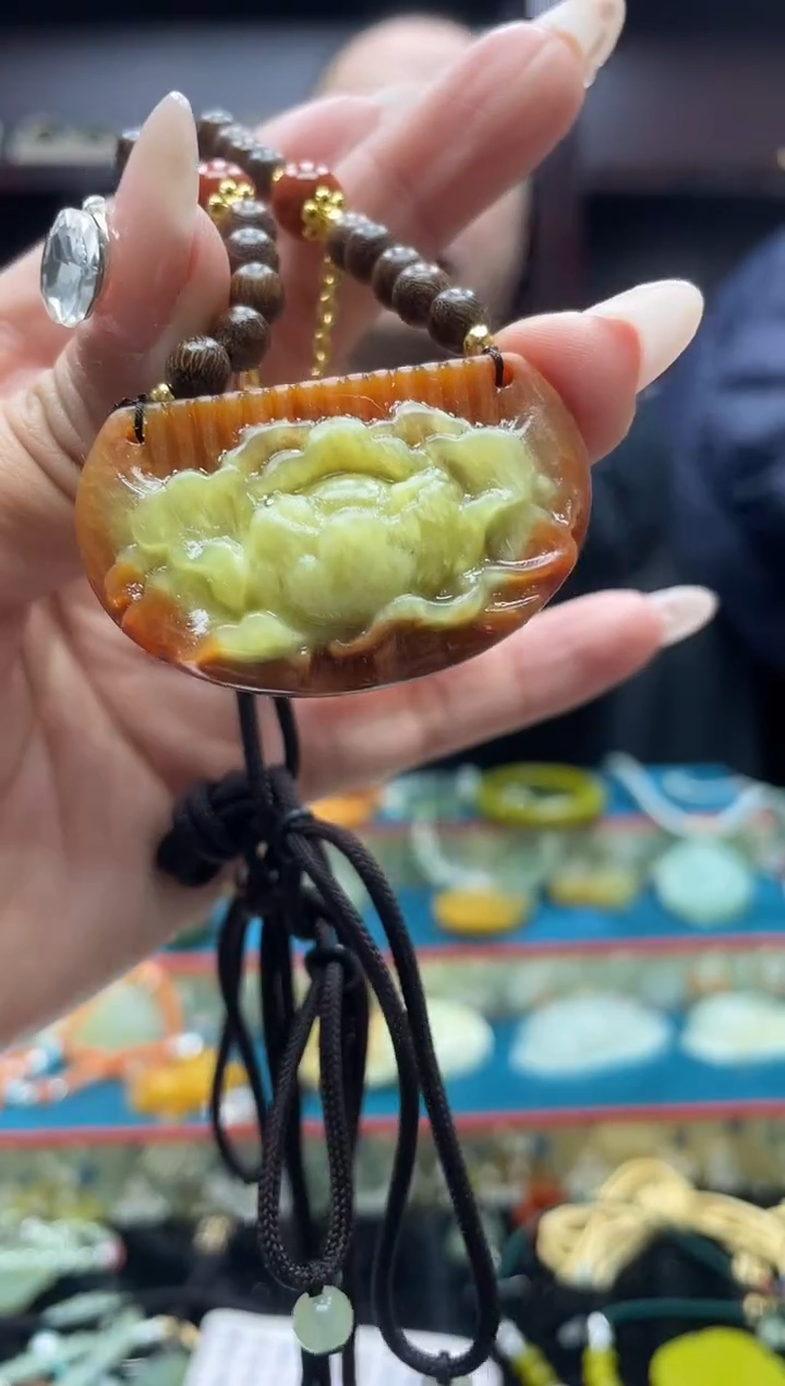 未镶嵌岫玉吊坠·