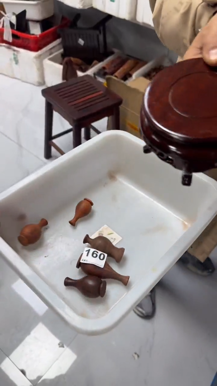 交趾黄檀（大红酸枝）梁**生工艺品88888888