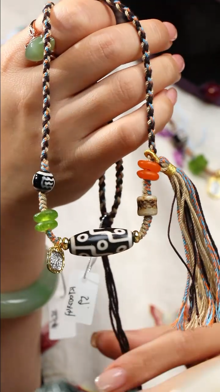 【闪购商品】大叶紫檀（黑酸枝木类）红配绿九眼珠珠项链