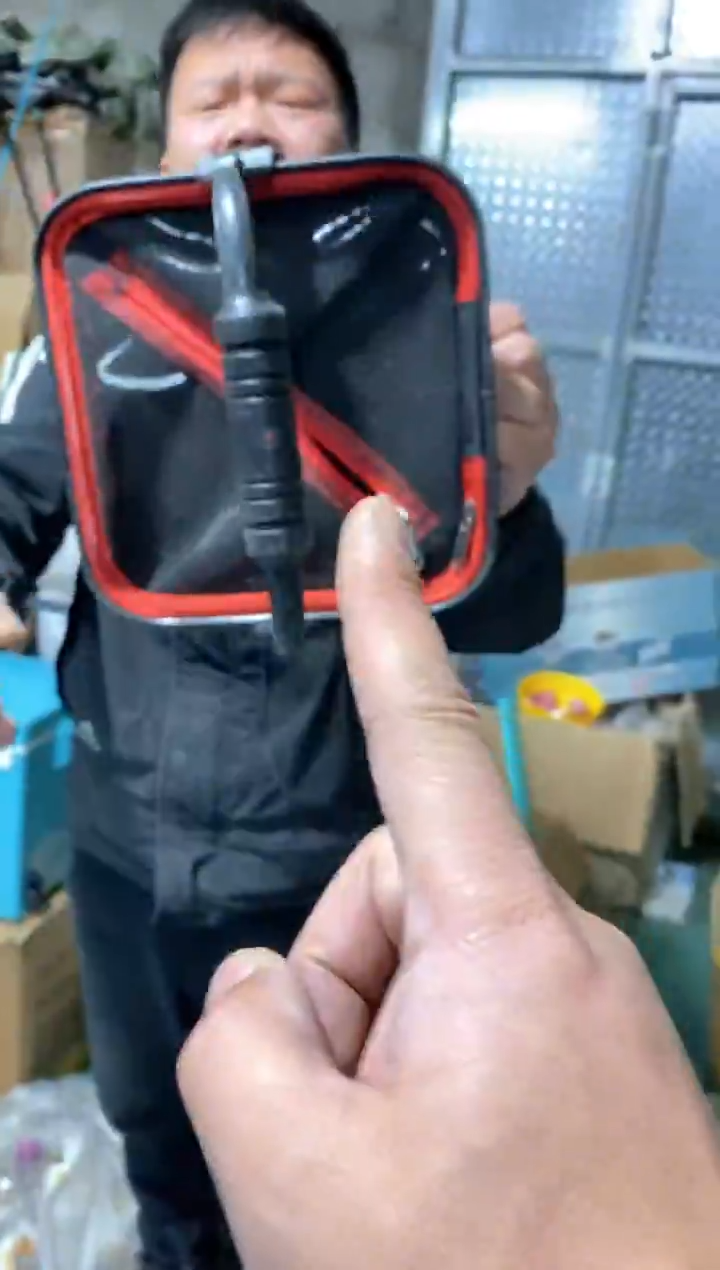 黑色打水桶            