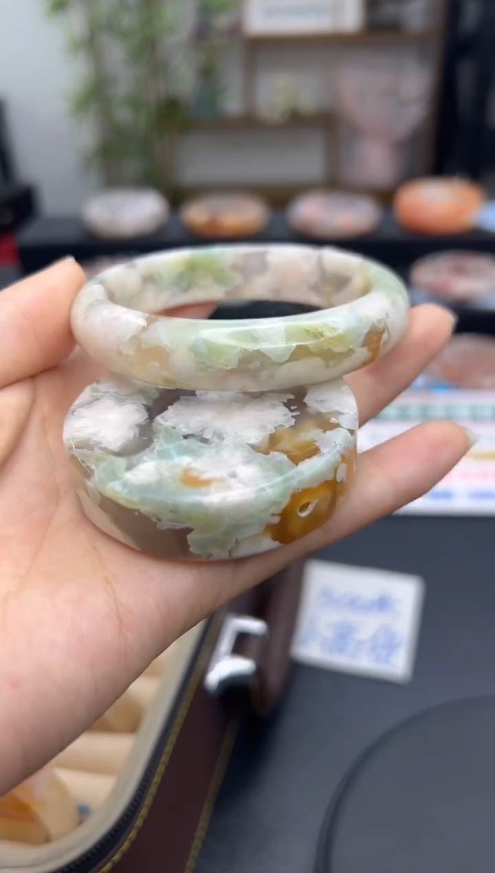 【闪购商品】石英质玉手镯未镶嵌A196(57圈赠送镯心)