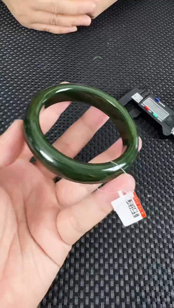 【闪购商品】和田玉（碧玉）手镯未镶嵌约61MM