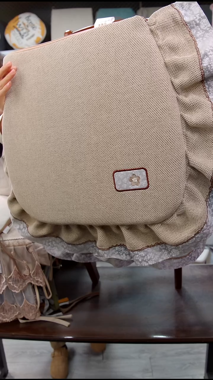 布布雪尼尔：淡轻咖色4个