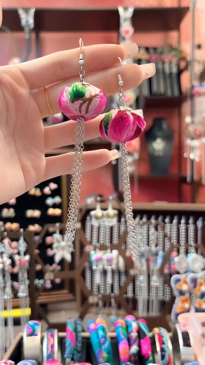 织绣云织谣民族风精美饰品  270