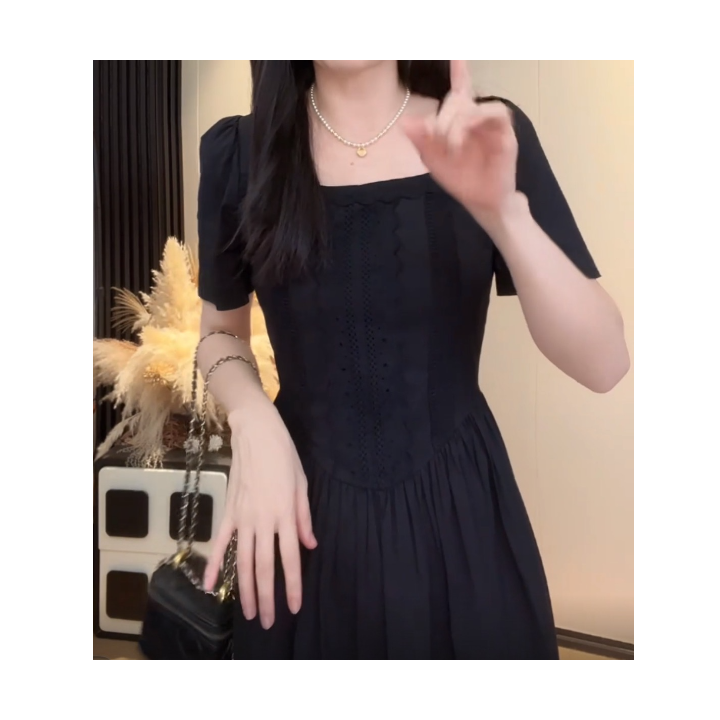 赫本风夏季收腰显瘦方领连衣裙设计感小黑裙法式气质百搭裙子