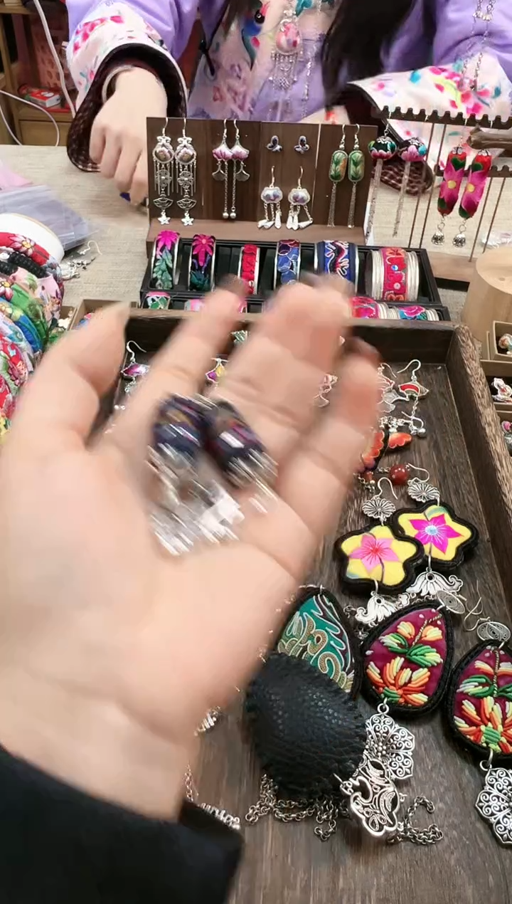 【闪购商品】织绣民族风老绣饰品282