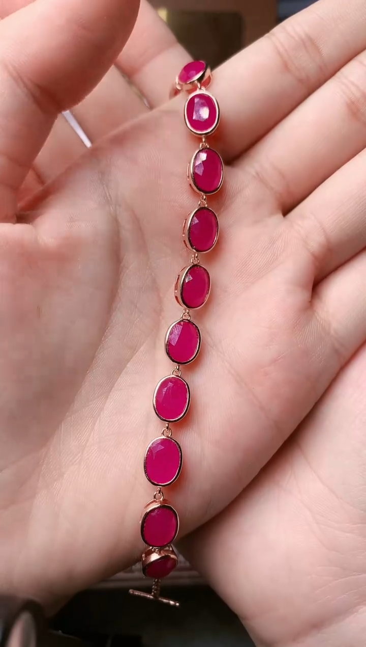 【闪购商品】红宝石手链银S925镶嵌........