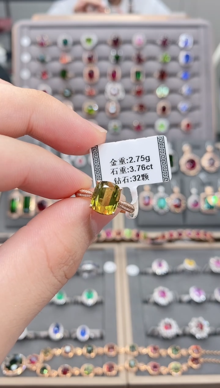 18K金镶嵌戒指碧玺3.76  