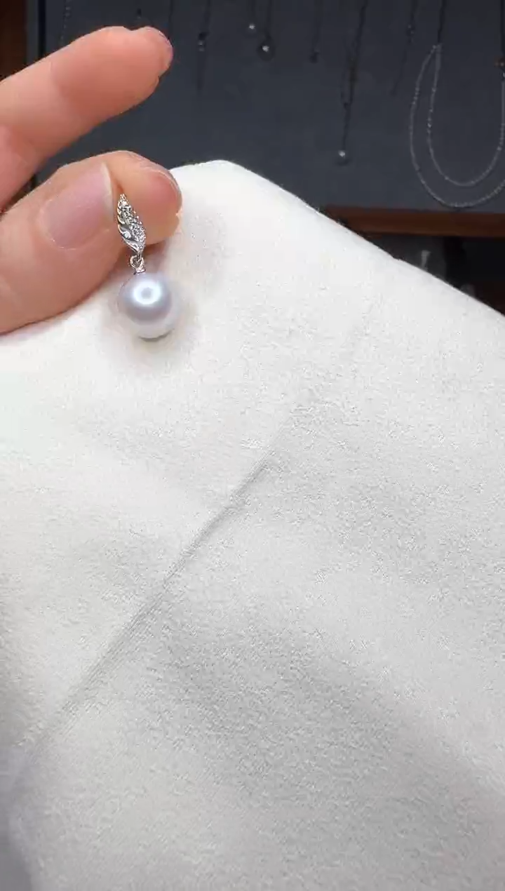 【闪购商品】淡水珍珠颈饰银S925镶嵌15号极光叶子款项链