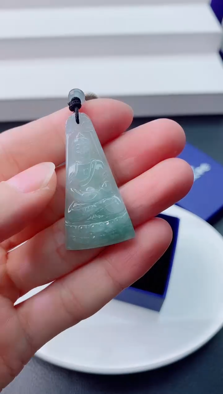 【闪购商品】翡翠颈饰未镶嵌          