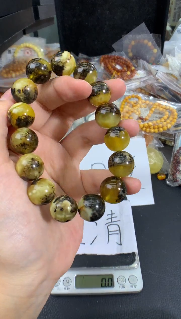 琥珀未镶嵌珠宝奇石1