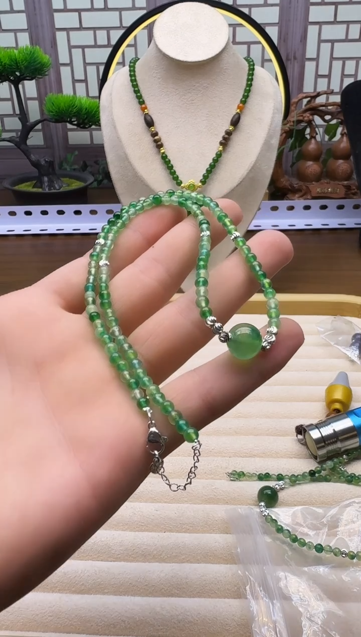 颈饰银S925镶嵌翡翠QL08  