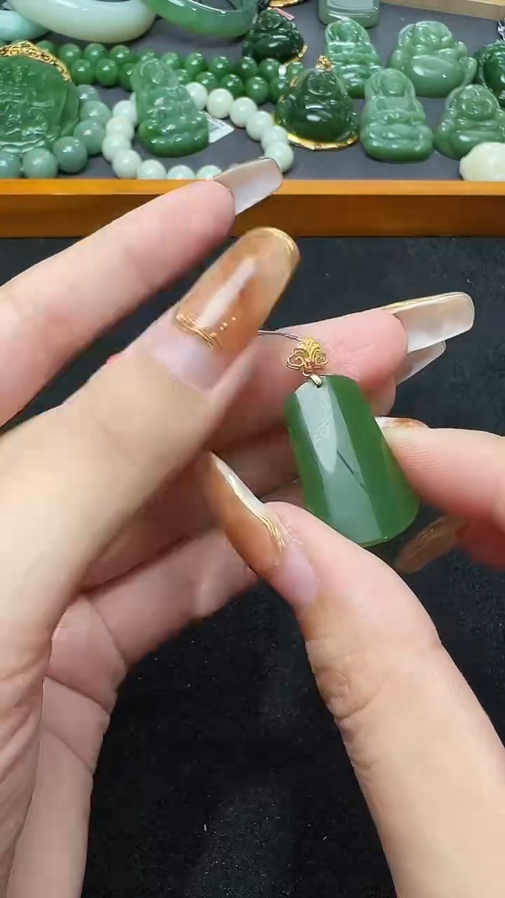 【闪购商品】和田玉吊坠(赠链)18K金镶嵌57