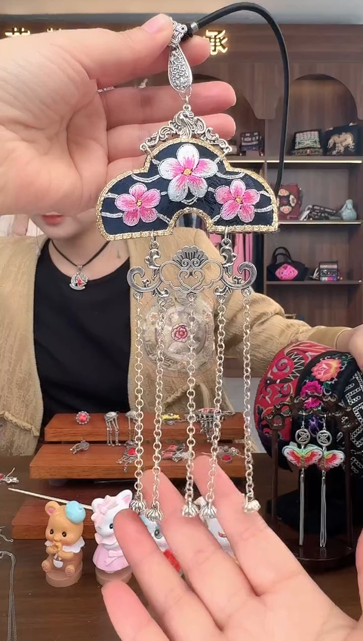 【闪购商品】织绣扶光苗绣传承69