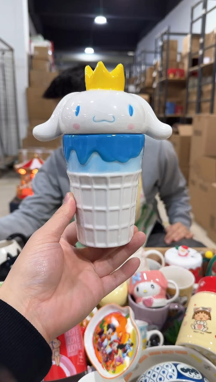 瓷片玉桂狗冰淇淋带盖杯 有冰裂