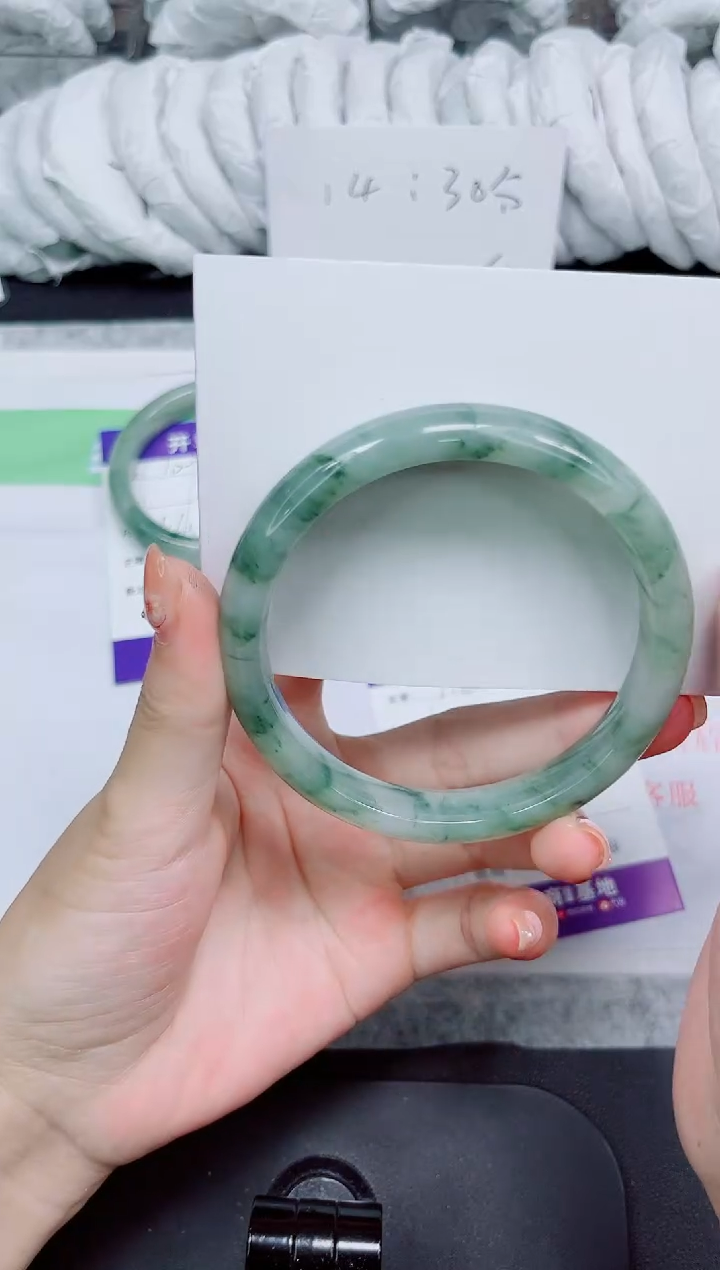 石英质玉手镯未镶嵌110-62