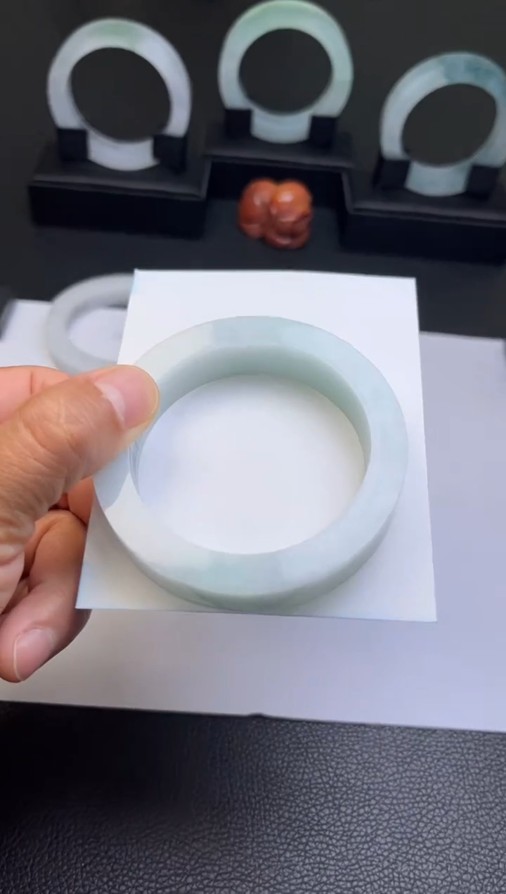 【闪购商品】翡翠手镯未镶嵌手镯